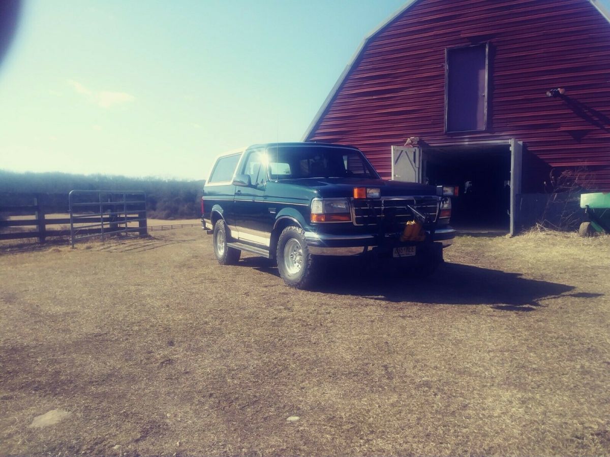 1993 Green Ford Bronco SUV