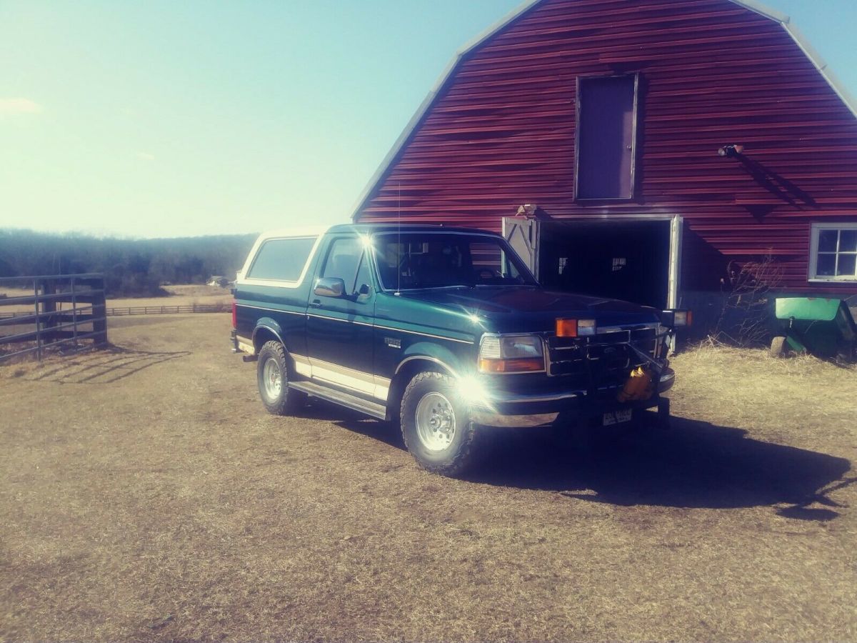 1993 Green Ford Bronco SUV