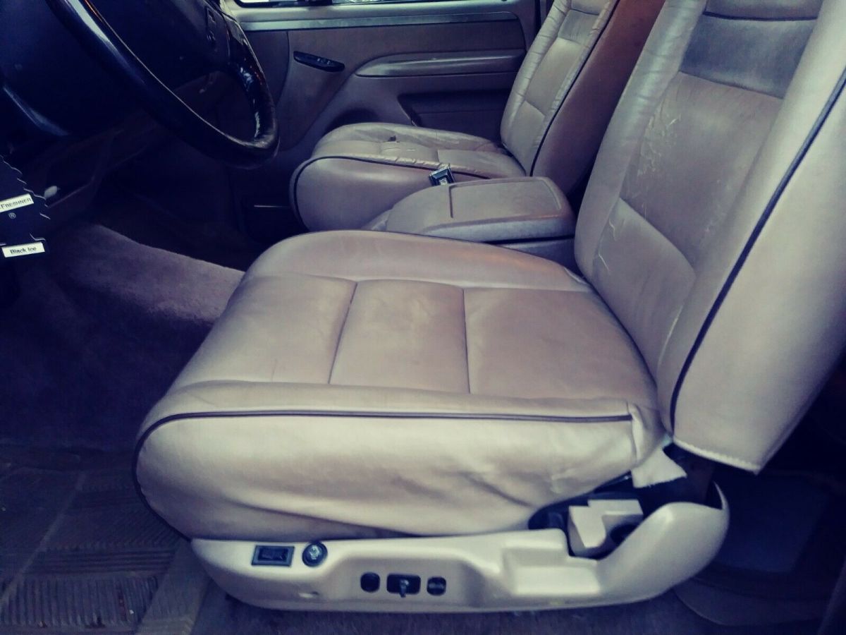 1993 Green Ford Bronco SUV