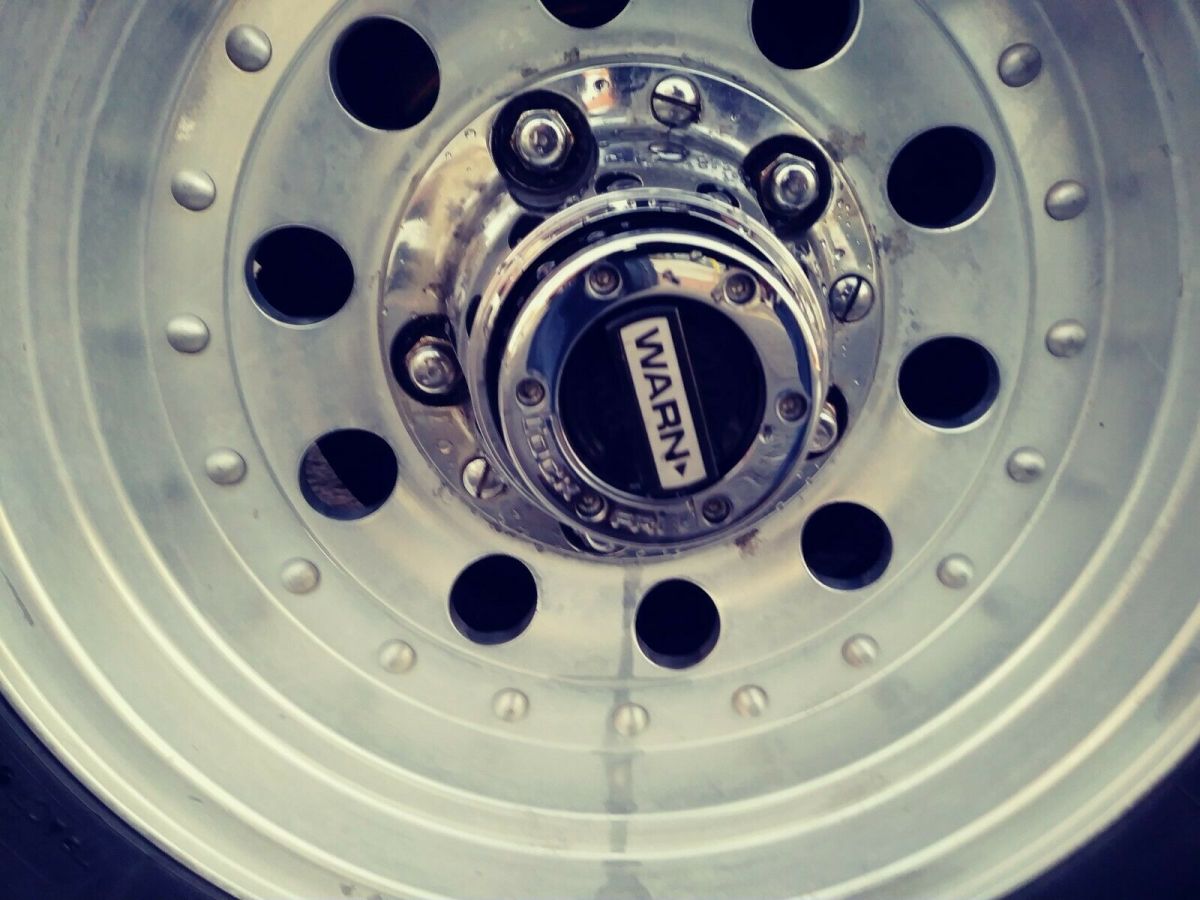 1993 Green Ford Bronco SUV