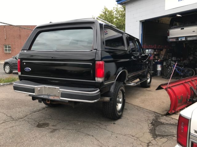 1989 Black Ford Bronco SUV