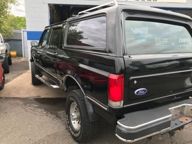1989 Black Ford Bronco SUV
