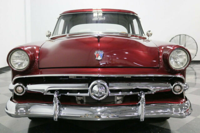 1954 Ford Crestline Coupe