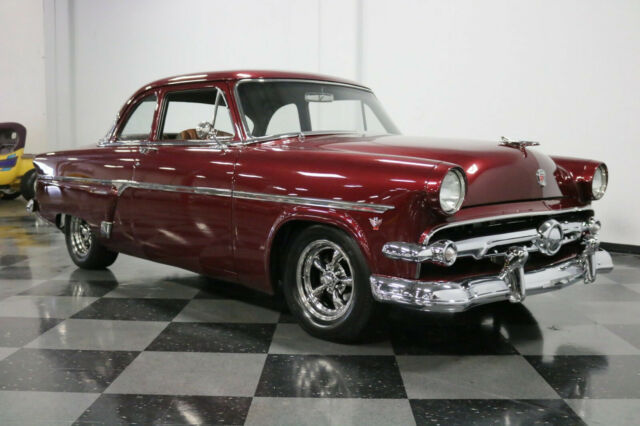 1954 Ford Crestline Coupe