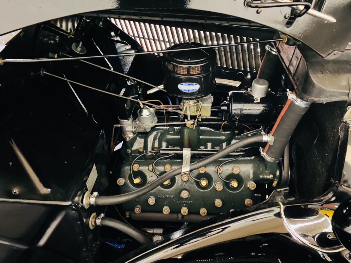 1936 Black Ford Deluxe --