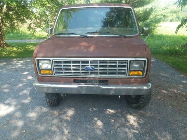 1989 Brown Ford E-Series Van Van