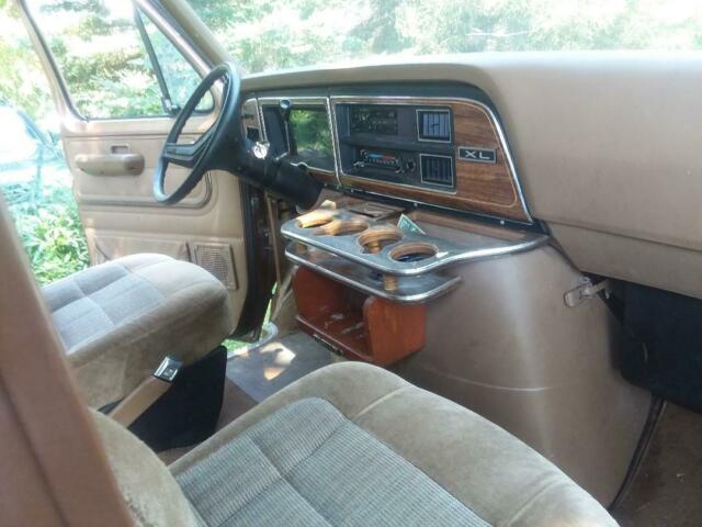1989 Brown Ford E-Series Van Van