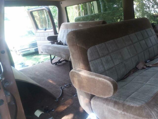 1989 Brown Ford E-Series Van Van