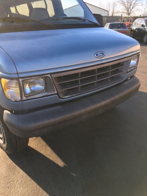 1994 Blue Ford E-Series Van