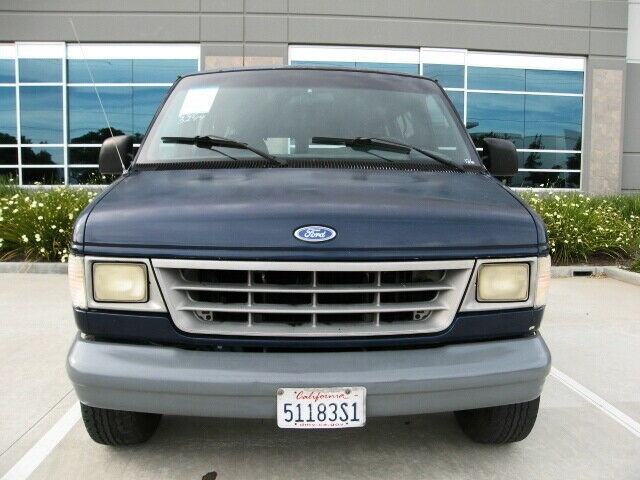 1992 Blue Ford E-Series Van