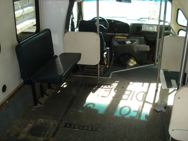 1994 White Ford E-Series Van Extended Passenger Van