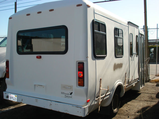 1994 White Ford E-Series Van Extended Passenger Van