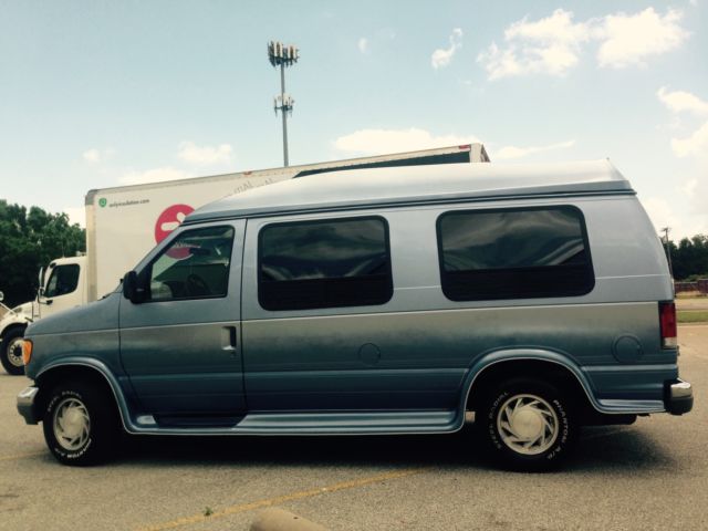 1994 Blue Ford Other Extended Passenger Van
