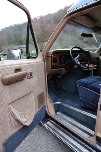 1988 Ford E-Series Van