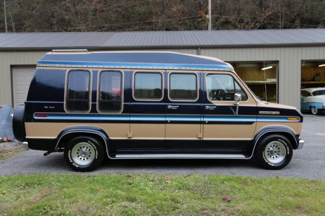 1988 Ford E-Series Van