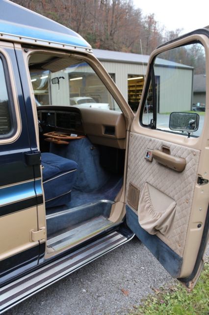 1988 Ford E-Series Van