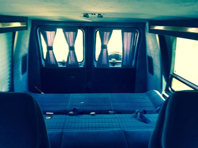 1989 Blue Ford E-Series Van Standard Passenger Van