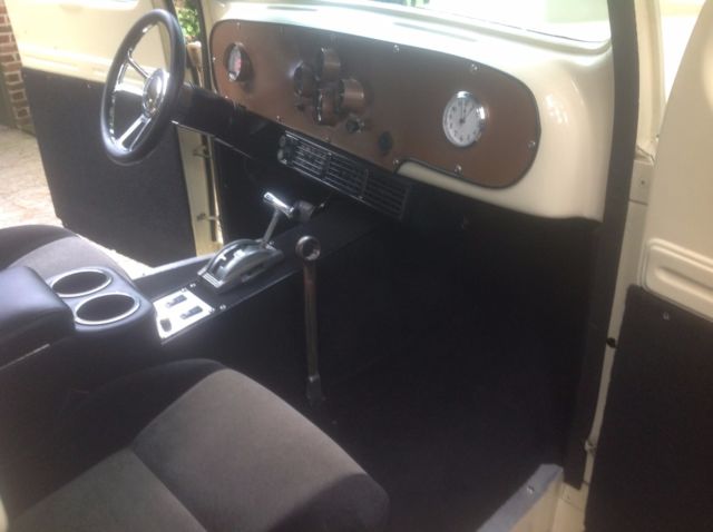 1951 Creme Ford F-100 Extended Cab Pickup