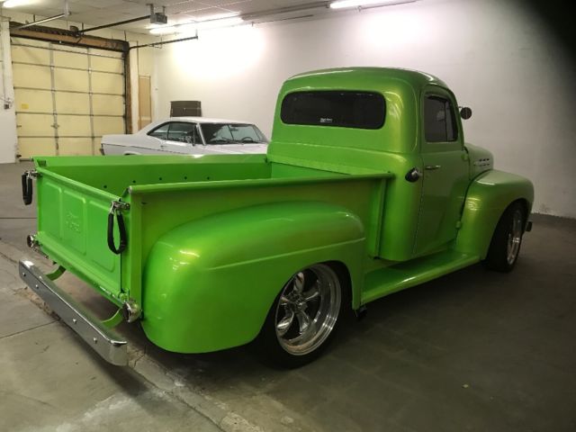 1952 Green Ford F-100 Pickup