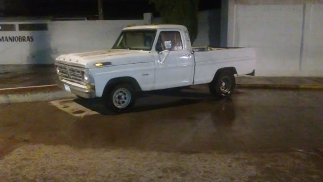 1970 Blanco Ford F-100 Cabina de chasis
