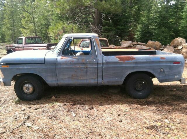 1973 Blue Ford F-100 Short Bed