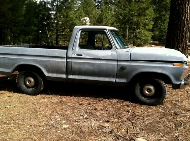 1973 Blue Ford F-100 Short Bed