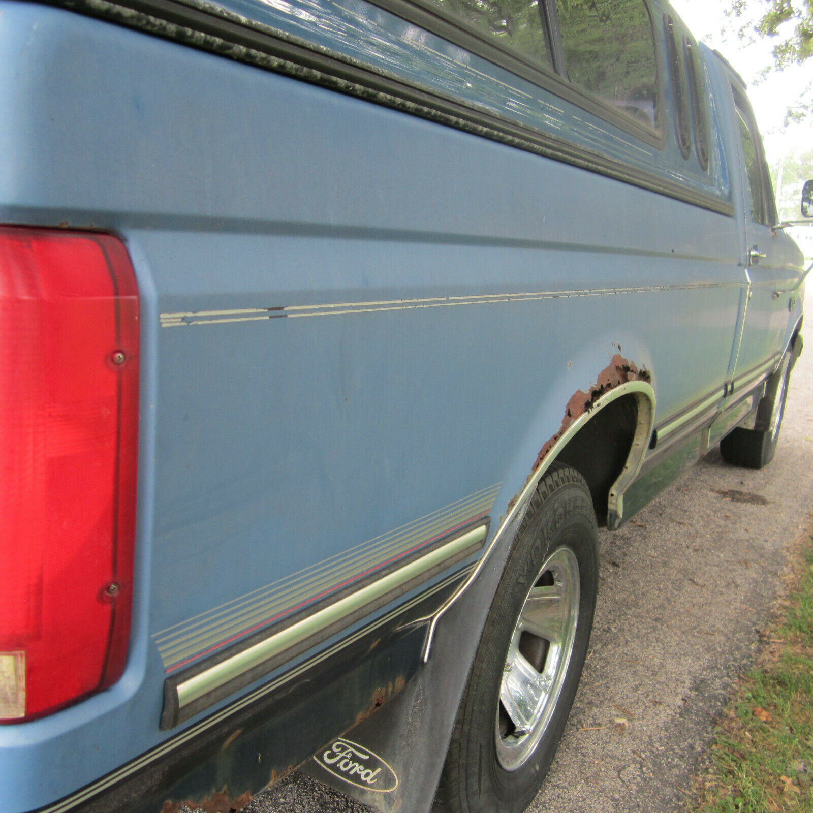 1992 Blue Ford F-150 Standard Cab Pickup