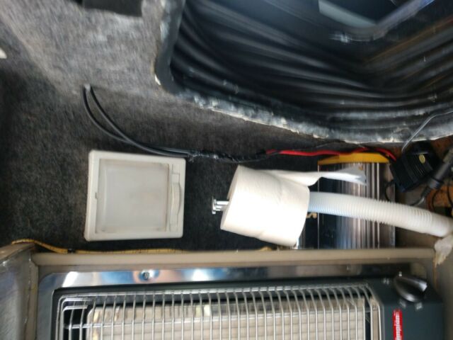 1992 White Ford F-150 Standard Cab Pickup