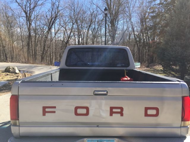 1987 Metalic Silver Ford F-100 Standard Cab Pickup