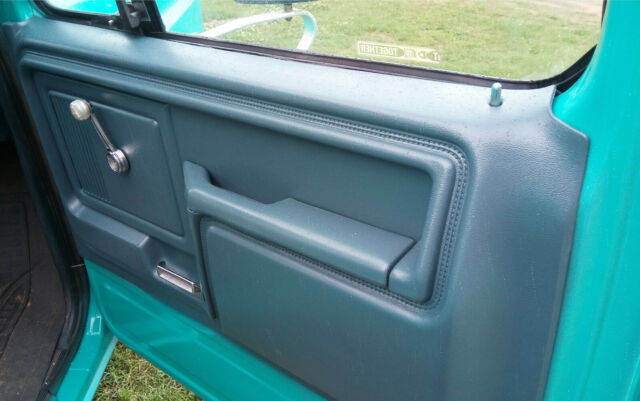 1983 Ford F-150 Standard Cab Pickup