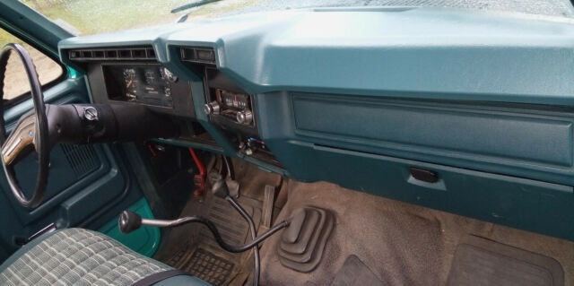 1983 Ford F-150 Standard Cab Pickup