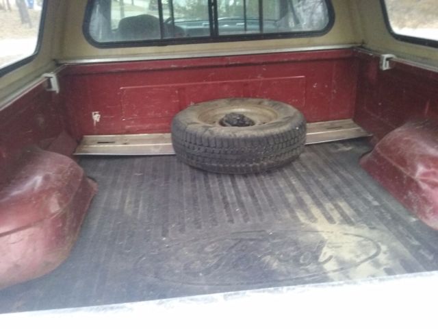 1993 Burgundy Ford F-150 Extended Cab Pickup