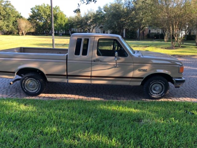 1988 Tan Ford F-150 Truck