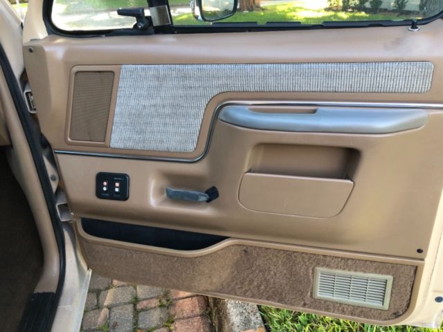 1988 Tan Ford F-150 Truck