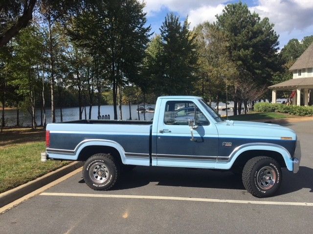 1986 Blue Ford F-150 Standard Cab Pickup