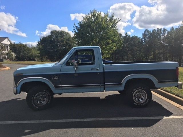 1986 Blue Ford F-150 Standard Cab Pickup