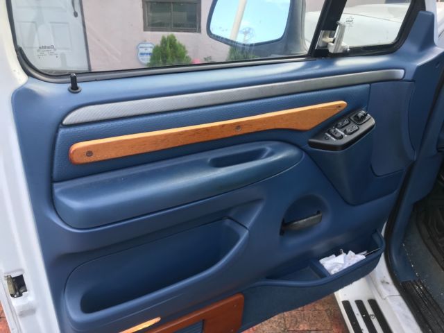 1994 White Ford F-150 Extended Cab Pickup