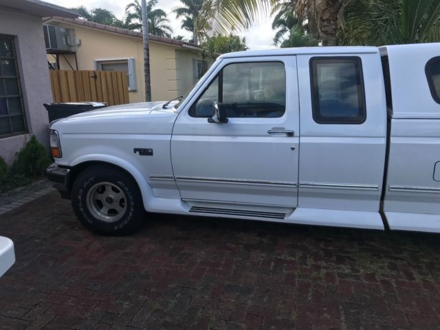 1994 White Ford F-150 Extended Cab Pickup