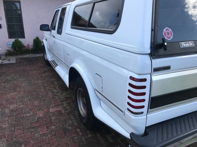 1994 White Ford F-150 Extended Cab Pickup
