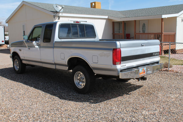 1992 Blue Ford F-150 Standard Cab Pickup