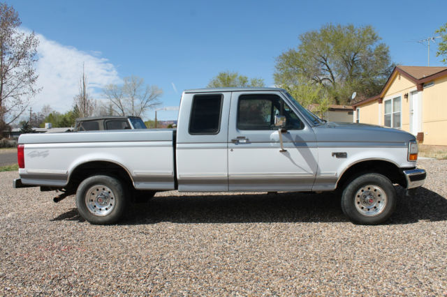 1992 Blue Ford F-150 Standard Cab Pickup