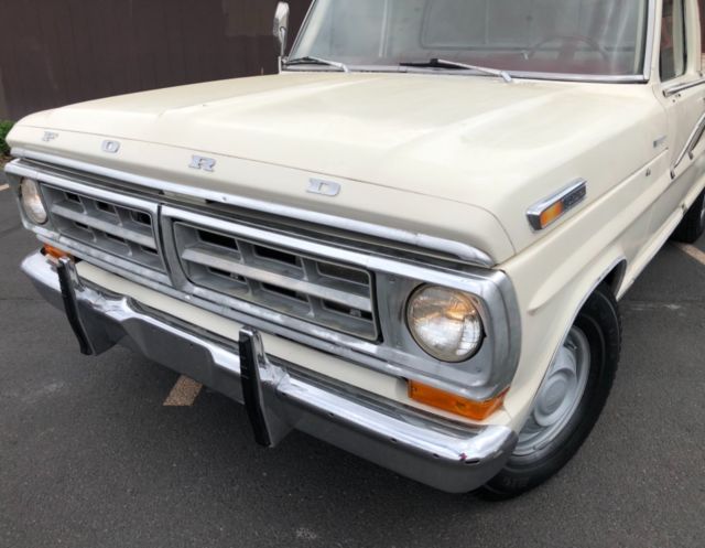 1971 White Ford F-250