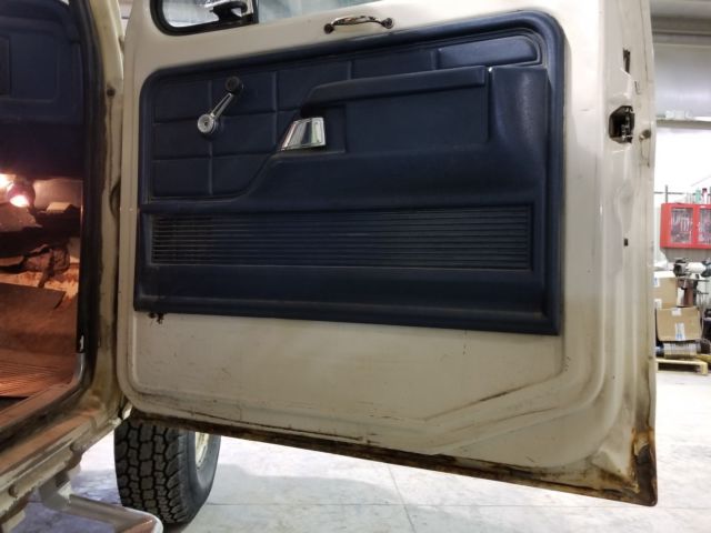 1979 White Ford F-250 Extended Cab Pickup