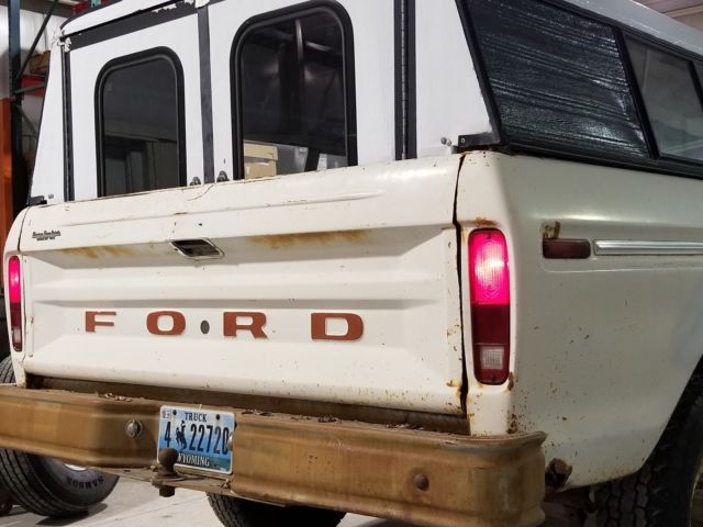 1979 White Ford F-250 Extended Cab Pickup