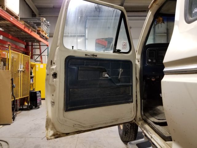 1979 White Ford F-250 Extended Cab Pickup