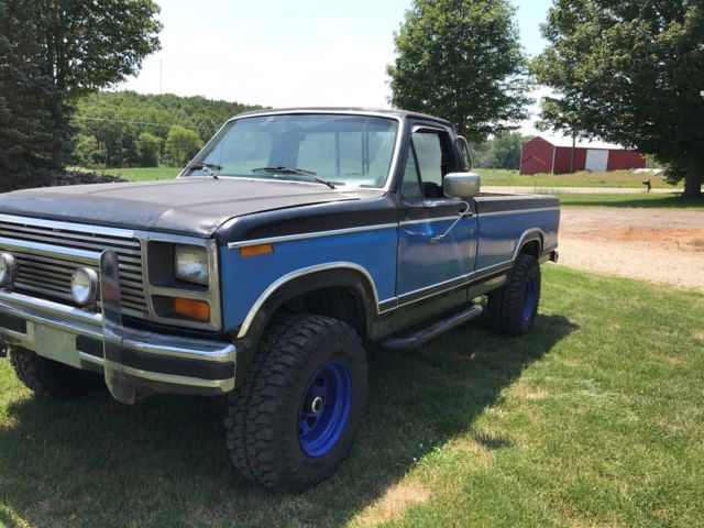 1983 Ford F-250 regular cab long box