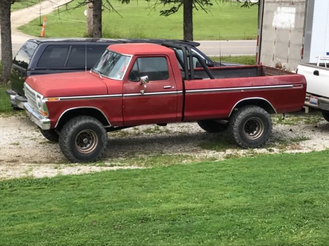 1975 Red Ford F-250