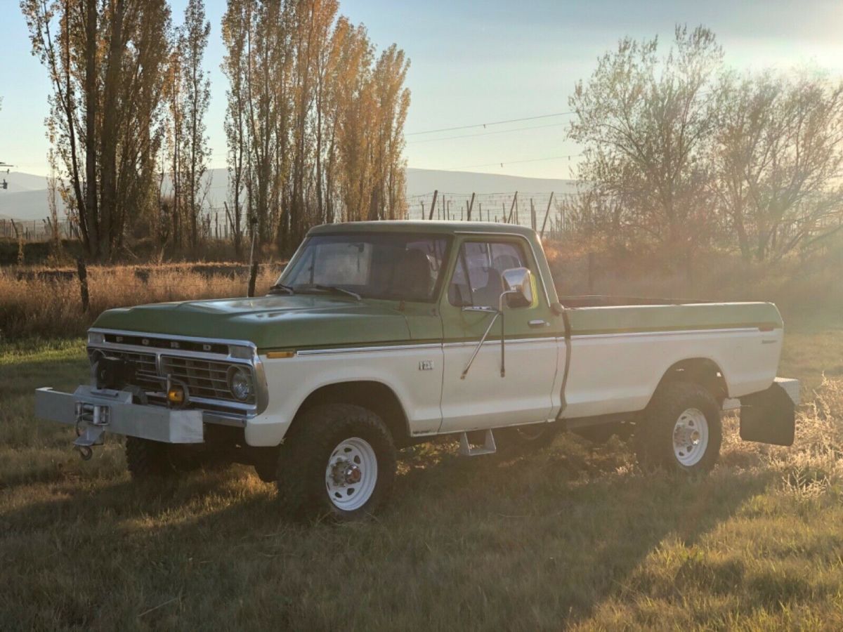 1974 White Ford F-250 Standard Cab Pickup