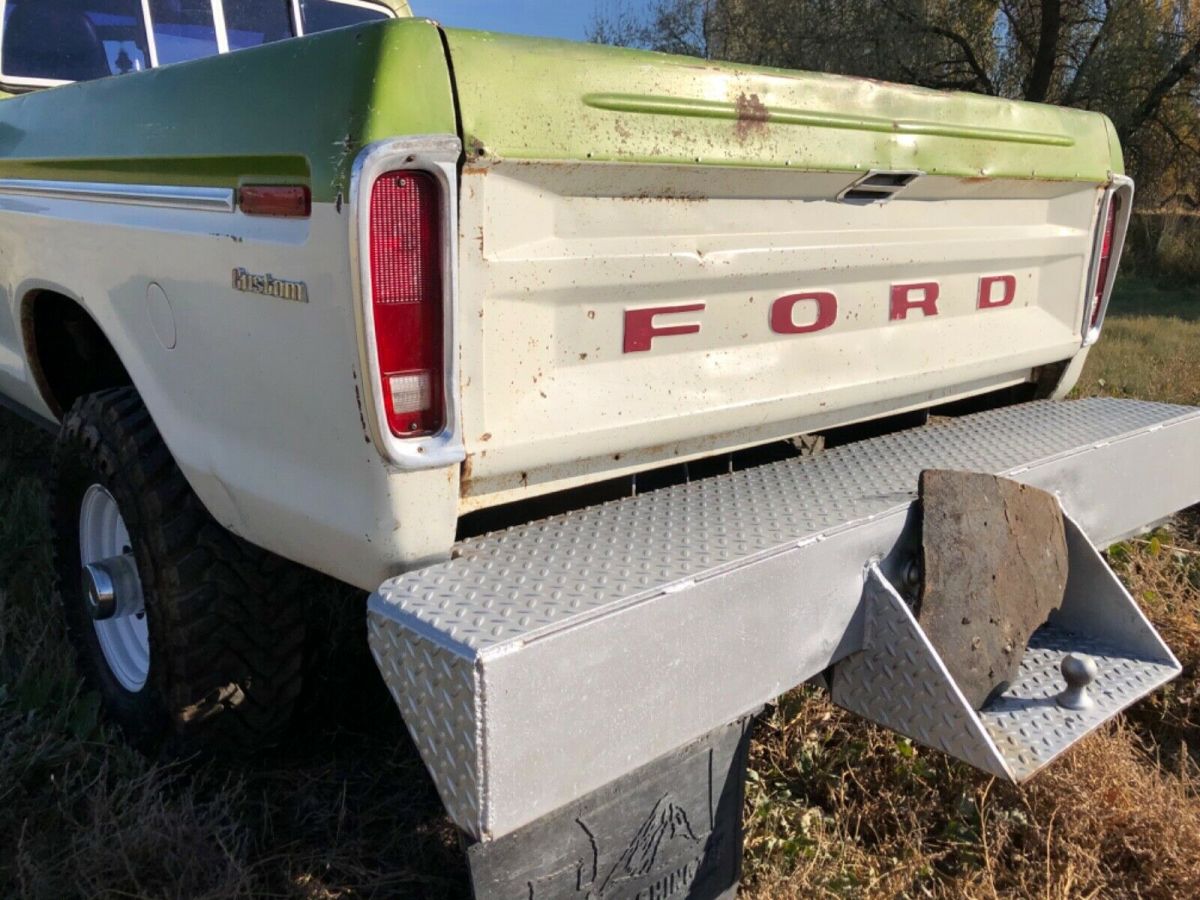 1974 White Ford F-250 Standard Cab Pickup