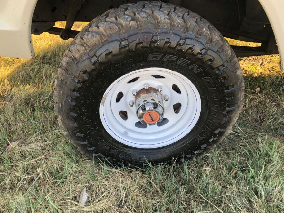 1974 White Ford F-250 Standard Cab Pickup